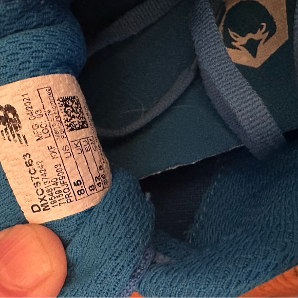 NEW BALANCE
Mens size 8.5 XC SEVEN V3 LASER BLUE/WHITE - Picture 4 of 5